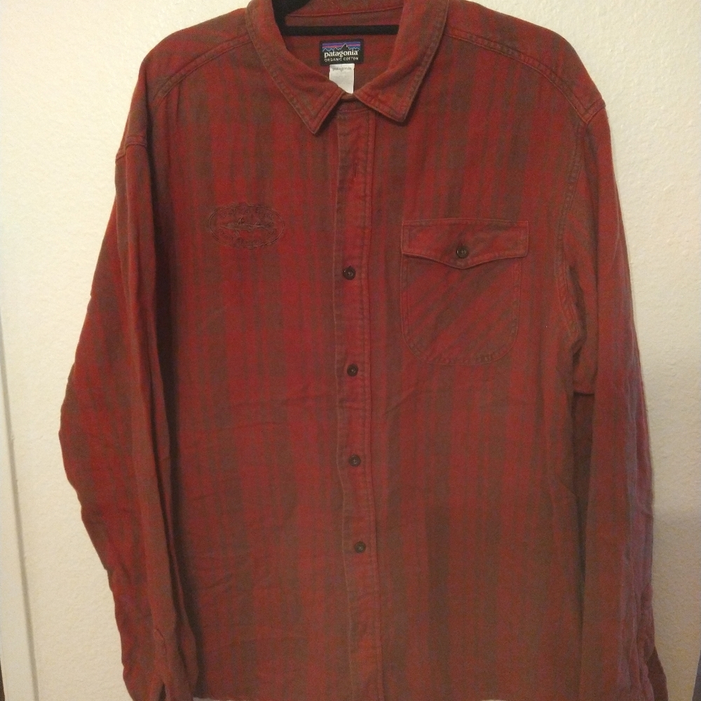 Patagonia vintage button up organic cotton flannel size xl in washed red